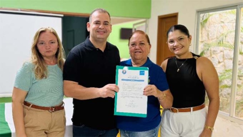 Imagem 1 - A assinatura do termo representa um avanço significativo na política pública voltada à infância e adolescência no município. Com o apoio direto do prefeito Sabino, Apodi reafirma seu compromisso com o fortalecimento de ações nas áreas de educação, saúde, proteção social e participação cidadã, com foco na redução das desigualdades e na garantia de direitos fundamentais. Imagem 1 - A assinatura do termo representa um avanço significativo na política pública voltada à infância e adolescência no município. Com o apoio direto do prefeito Sabino, Apodi reafirma seu compromisso com o fortalecimento de ações nas áreas de educação, saúde, proteção social e participação cidadã, com foco na redução das desigualdades e na garantia de direitos fundamentais.