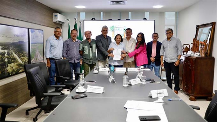 Imagem 1 -  O contrato do projeto para contratação de estudos voltados ao aproveitamento das águas do Projeto de Integração do Rio São Francisco (PISF) foi no valor de R$ 25 milhões e terá prazo de execução de 40 meses. A ação conta com a participação do Ministério da Integração e do Desenvolvimento Regional (MIDR). Segundo a governadora Fátima Bezerra, a ação busca ampliar a infraestrutura hídrica potiguar, além de melhorar o monitoramento e a operação integrada dos sistemas de gestão das águas da transposição dentro do RN.