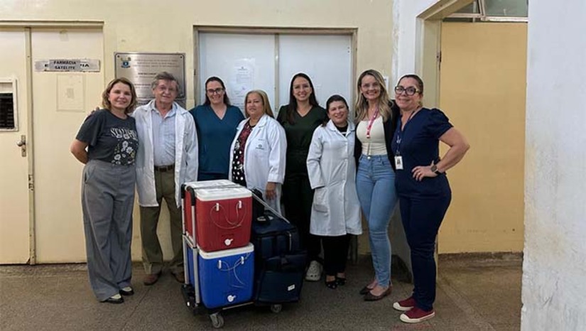 Imagem 1 -  A captação foi organizada pela equipe da Comissão Intra-Hospitalar de Captação de Órgãos e Tecidos para Transplantes (CIHDOTT), do HRTM . O doador era do sexo masculino e tinha 45 anos. Segundo Telma Belém, assistente social da comissão, neste procedimento foram captados dois rins e o fígado. Um rim foi para o Rio Grande do Sul e outro rim e fígado  foram para Pernambuco. De acordo com a Sesap, os transplantes de órgãos no Rio Grande do Norte registraram um aumento de 45% em 2024, com 419 procedimentos realizados ao longo do ano. 