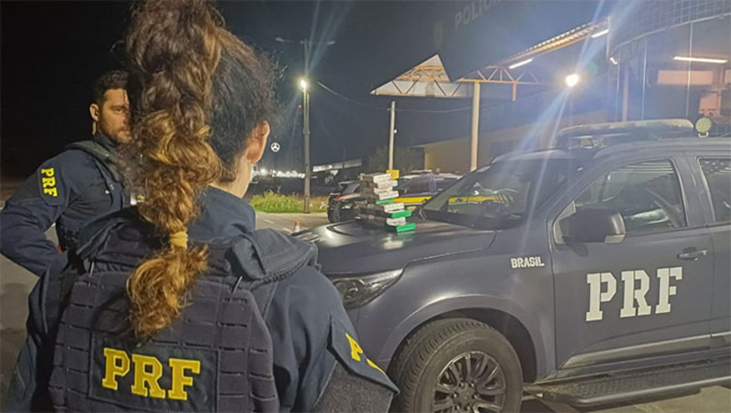 Imagem 1 -  A droga estava escondida em um veículo GM/Onix, de cor branca, conduzido por um homem de 33 anos. O suspeito seguia viagem de Fortaleza/CE com destino a Natal/RN.