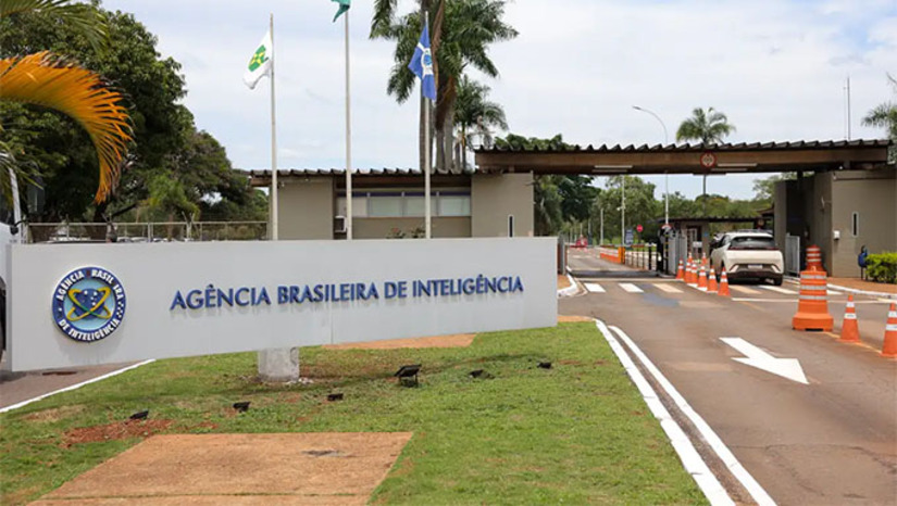 Imagem 1 -  Além de denunciar o atual diretor da ABIN, o delegado Luiz Fernando Corrêa – indiciado pela PF no escândalo da “ABIN paralela” – a associação colocará em pauta o ajuizamento de ação civil pública para o seu afastamento imediato. 