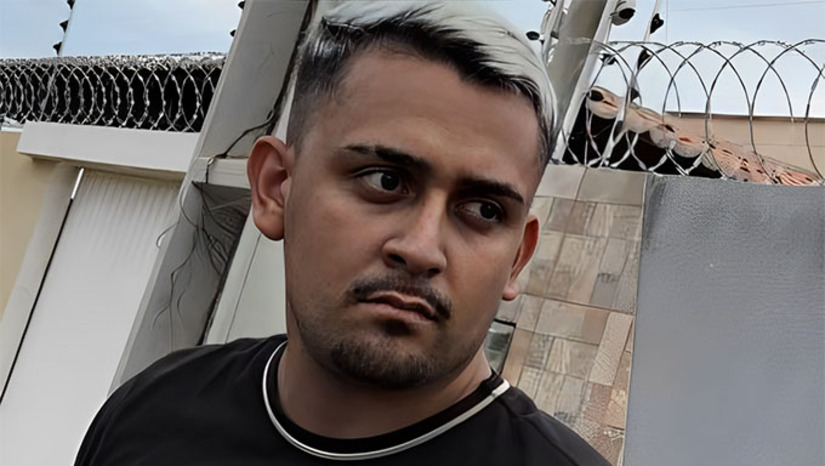 Imagem 1 -  Janio Gleidson Carneiro de Sousa, de 23 anos, foi morto com dois tiros na cabeça durante a madrugada desta quinta-feira, 25, nas margens da BR 304, altura do bairro Aeroporto II, a Oeste do Centro de Mossoró-RN. Ele havia sido preso pela Polícia Federal no início de 2024 por ajudar os fugitivos Tatu e Martelo, durante a fuga de 51 dias do Presídio Federal de Mossoró-RN.