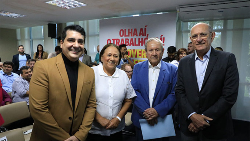 Imagem 1 -  Alan assume o lugar de Sílvio Torquato, que esteve à frente da pasta e agora passa a atuar como vice-presidente da FIERN.  A cerimônia ocorreu no auditório da Governadoria. Alan, de 38 anos, traz experiência na gestão pública e chega à SEDEC com a missão de dar continuidade às políticas voltadas ao desenvolvimento econômico sustentável do estado.  A SEDEC é responsável por áreas estratégicas como indústria, energia, comércio, serviços, ciência e tecnologia, além de ações de capacitação profissional e estímulo ao comércio exterior.
