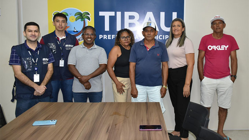 Imagem 1 -  AA reunião contou com a participação de especialistas, técnicos do IBGE, membros da Secretaria de Agricultura da Prefeitura de Tibau, da EMATER, além de representantes de sindicatos e produtores rurais da região. foram debatidos temas cruciais para o mapeamento da produção local, como as projeções de colheita, os principais tipos de produtos cultivados no município, o rendimento médio das lavouras e a média de preços praticados na região.