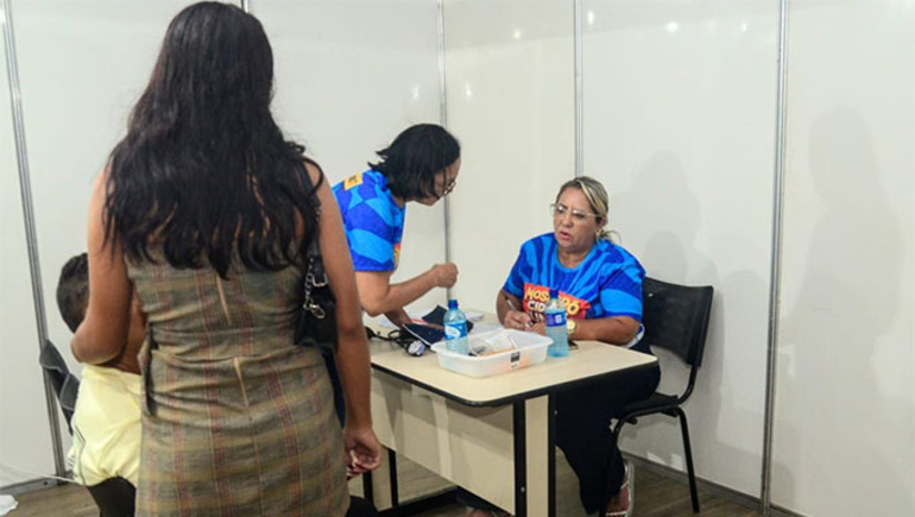 Imagem 1 -  O maior público foi registrado no Pingo da Mei Dia, quando, mais de 70 profissionais de saúde, divididos em 7 unidades de saúde fixa e 9 ambulâncias do Samu e do Corpo de Bombeiros ajudaram no atendimento. Em 2025, a organização da festa calcula em pública 1,5 milhão.