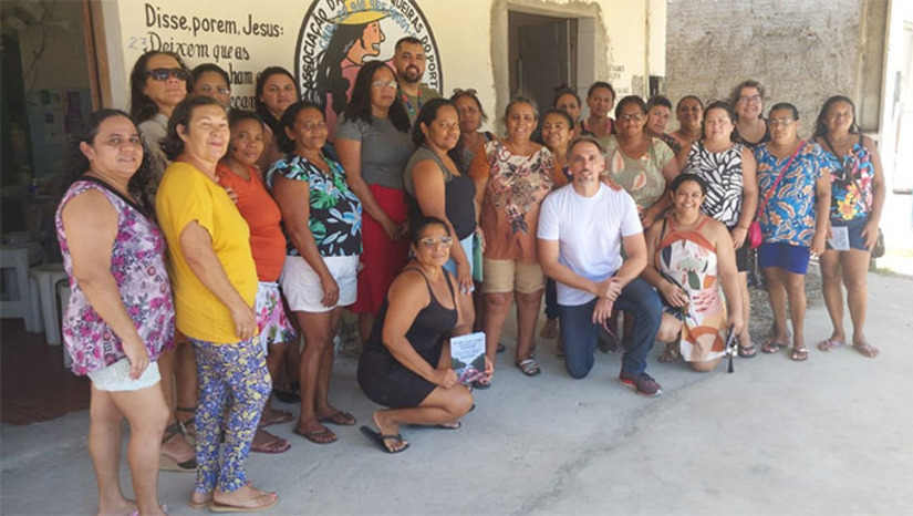 Imagem 1 -  Projeto Rede Maris, coordenado pelo professor Gustavo Henrique, da UFERSA, com financiamento do Governo Federal, vai analisar a produção de marisco no litoral do Nordeste, promovendo o compartilhamento do conhecimento, apontando caminhos da pesca sustentável, especialmente do marisco. O projeto prevê a construção de uma unidade de beneficiamento de marisco para as marisqueiras de Grossos-RN além de um estudo do IDIARN apontando o qualidade do marisco pescado. Será o primeiro certificado desta natureza no Brasil