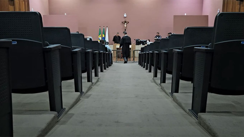 Imagem 1 -  Composto por sete pessoas sorteadas da sociedade mossoroenses, o Conselho de Sentença decide se condena ou não o agricultor Francisco das Chagas de Lima Costa, o Isac, de 34 anos, por matar o carroceiro George Lopes de Melo, no dia 14 de outubro de 2022, no bairro Belo Horizonte, em Mossoró-RN. O Tribunal do Júri Popular começa às 9 horas, no Fórum Municipal Desembargador Silveira Martins, em Mossoró-RN.