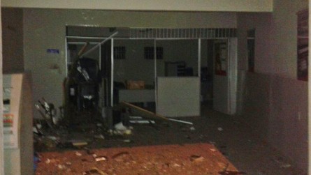 Imagem 1 -  Bando explode banco, faz reféns e amedronta moradores no RN