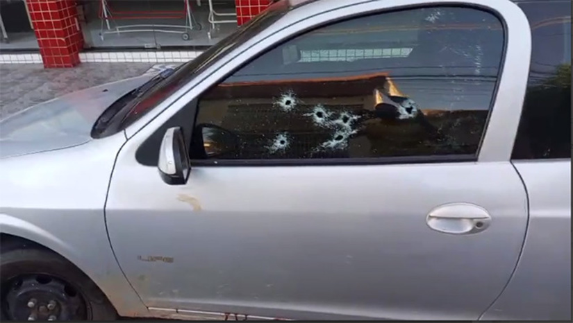 Imagem 1 -  Vítima Rafael Pereira Passarinho, de 35 anos seguia do Centro na cidade pela Rua Frei Miguelino e foi alvejado quando passava pelo bairro Doze Anos, na direção do bairro Nova Betânia. Foi socorrido e está internado em estado grave no Hospital Regional Tarcísio Maia, em Mossoró.