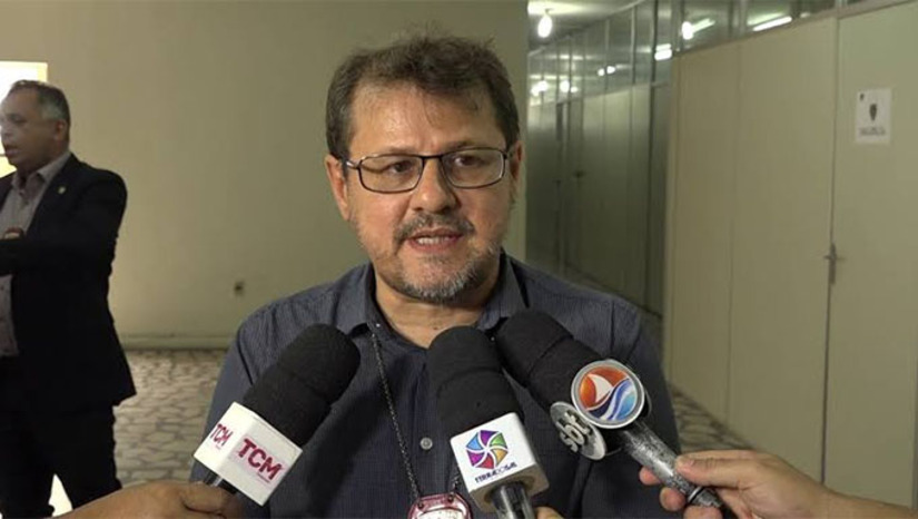 Imagem 1 -  O delegado Inácio Rodrigues faleceu neste domingo (13) em Mossoró. Com mais de 25 anos de atuação na Polícia Civil do Rio Grande do Norte, ele ocupou cargos importantes, como delegado regional de Pau dos Ferros e diretor da Delegacia de Polícia Civil do Interior (DPCIN), além de atuar por quase duas décadas em Mossoró. A Polícia Civil divulgou nota lamentando a perda e destacando sua trajetória marcada por compromisso, ética e liderança. O velório e sepultamento acontecerão em Fortaleza/CE.