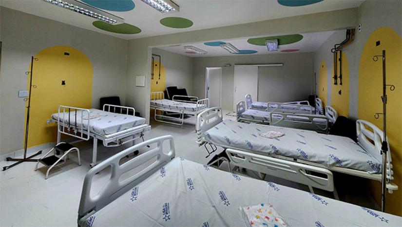 Imagem 1 -  A Liga Mossoroense de Estudos e Combate ao Câncer (LMECC) inaugurou nesta terça-feira (15) a primeira etapa de sua nova Ala Pediátrica, com 08 leitos de enfermaria e um leito de isolamento. Até agosto, a unidade ganhará uma UTI Pediátrica com 10 leitos e mais 07 leitos de enfermaria. O projeto foi viabilizado com apoio de empresas e doações da sociedade. Além de ampliar o atendimento, o espaço oferece um ambiente humanizado e lúdico para crianças e adolescentes em tratamento oncológico.