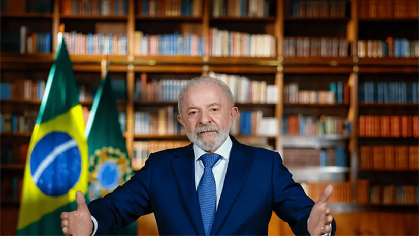 Imagem 1 -  Presidente ressalta que responderá a ameaças dos EUA com diplomacia. “Minha indignação é ainda maior por saber que esse ataque ao Brasil tem o apoio de alguns políticos brasileiros. São verdadeiros traidores da pátria. Apostam no quanto pior, melhor. Não se importam com a economia do país e os danos causados ao nosso povo”, declarou o presidente Lula