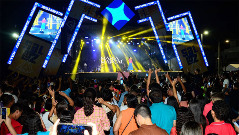 Imagem 1 - No primeiro dia de festival, o Polo Estação das Artes recebe grandes shows de música e ainda tem programação em diversos outros polos. No palco principal da Estação das Artes Poeta Elizeu Ventania, os shows com bandas e artistas regionais e nacionais começam a partir das 18h. Na estreia, as apresentações serão de Júlio Nogueira e Projeto Avance; Eyshila; Som & Louvor e Isaías Saad. Imagem 1 - No primeiro dia de festival, o Polo Estação das Artes recebe grandes shows de música e ainda tem programação em diversos outros polos. No palco principal da Estação das Artes Poeta Elizeu Ventania, os shows com bandas e artistas regionais e nacionais começam a partir das 18h. Na estreia, as apresentações serão de Júlio Nogueira e Projeto Avance; Eyshila; Som & Louvor e Isaías Saad.