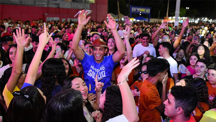 Imagem 1 -  Criado pelo prefeito Allyson, Mossoró, Sal & Luz impulsiona economia local e fortalece o turismo no RN. Hoje sem dúvida o evento já se consolidou como maior festival do Rio Grande do Norte e um dos maiores do Nordeste, impulsionando o turismo e desenvolvimento regional’’, destacou o prefeito Allyson Bezerra.