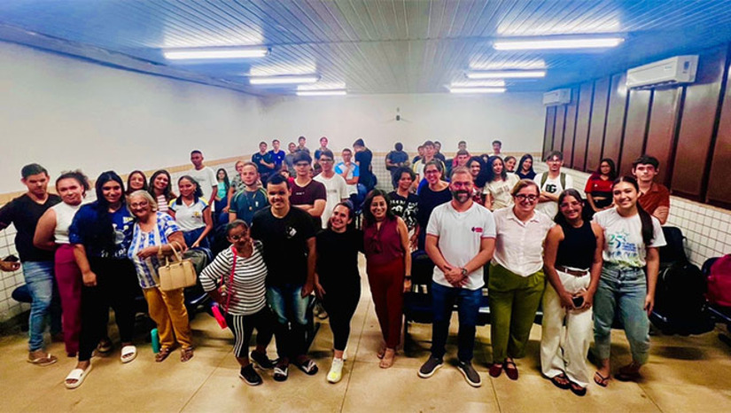 Imagem 1 -  Com emendas parlamentares da deputada Isolda em parceria com a FAPERN, o Cursinho Popular Dona Clinária sempre aconteceu de forma gratuita e já atendeu mais de 500 estudantes da zona urbana e rural, garantindo diversas aprovações em universidades públicas. O lançamento da edição 2025 acontece neste sábado (26) a partir das 8h, na Escola Eliseu Viana em Mossoró-RN.