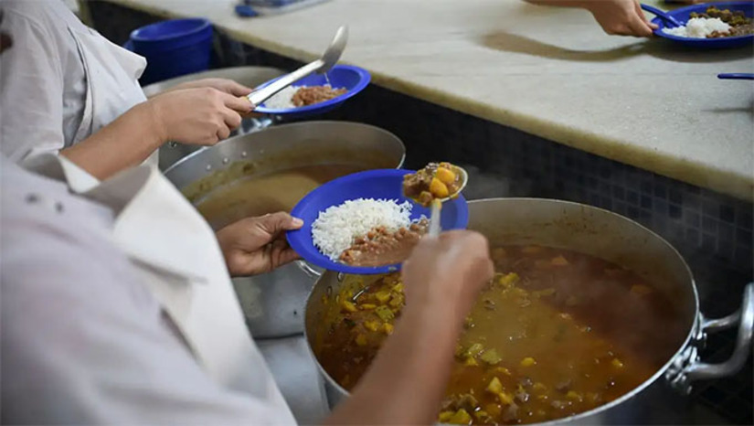 Imagem 1 -   O país está abaixo do patamar de 2,5% da população em risco de subnutrição ou de falta de acesso à alimentação suficiente. Os dados constam do estudo O Estado da Segurança Alimentar e Nutricional no Mundo 2025 (SOFI 2025), produzido pela ONU para a Alimentação e a Agricultura (FAO/ONU). O Brasil alcançou esse patamar em 2014, mas tinha retornado ao Mapa da Fome no triênio 2018/2020. Agora, no triênio 2022/2024, voltou a ficar abaixo de 2,5%.