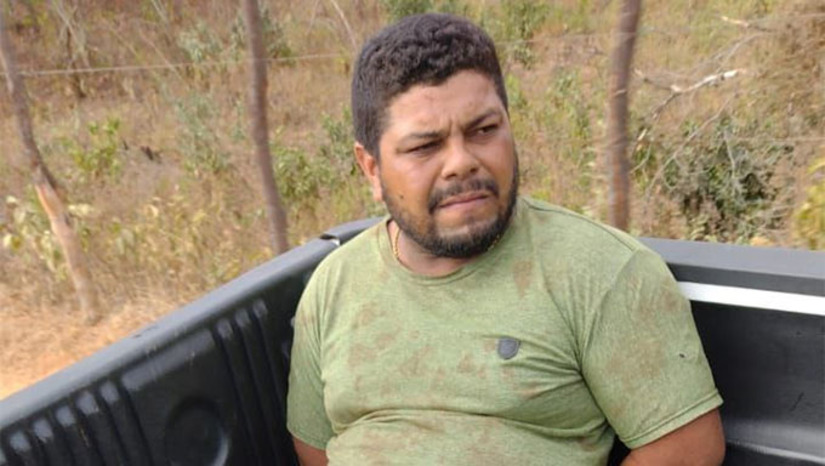 Imagem 1 - O agricultor Romário Roston, de 32 anos, raptou a ex-mulher Francineide dos Santos, de 34 anos, no início da manhã de domingo, em João Dias-RN, tendo sido preso e a vítima resgatada na comunidade de Exu, entre as cidades de Lucrécia e Almino Afonso, no início da manhã desta segunda-feira, 28. Após autuado, teve a prisão em flagrante convertida em preventiva na justiça. Imagem 1 - O agricultor Romário Roston, de 32 anos, raptou a ex-mulher Francineide dos Santos, de 34 anos, no início da manhã de domingo, em João Dias-RN, tendo sido preso e a vítima resgatada na comunidade de Exu, entre as cidades de Lucrécia e Almino Afonso, no início da manhã desta segunda-feira, 28. Após autuado, teve a prisão em flagrante convertida em preventiva na justiça.