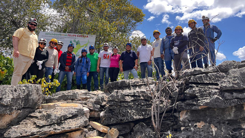 Imagem 1 -  Nesta quinta-feira, 31 de julho, foi realizada a vistoria técnica que antecede a abertura oficial da Rota das CaveRNas, marcada para ocorrer entre os dias 6 e 10 de agosto. A ação teve como principal objetivo assegurar que toda a infraestrutura necessária esteja pronta para receber os visitantes com segurança, acessibilidade e organização. Acesse a reportagem e conheça o potencial turístico dos municípios da rota das Cavernas.