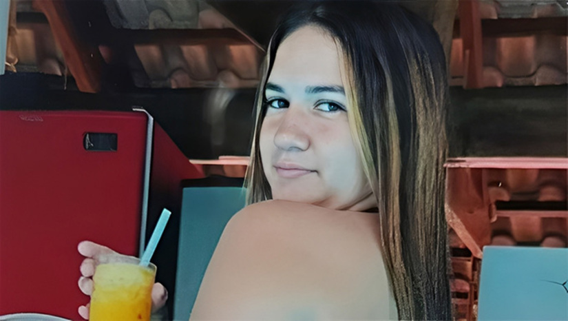 Imagem 1 -  Mirle de Souza Oliveira, de 19 anos, retornava numa motocicleta do West Aqua Parque na companhia de um amigo e quando ingressou na RN 117, teria sido abordada pelos atiradores, que mandaram o jovem correr e a executaram no local. O caso deve ser investigado pela Polícia Civil 