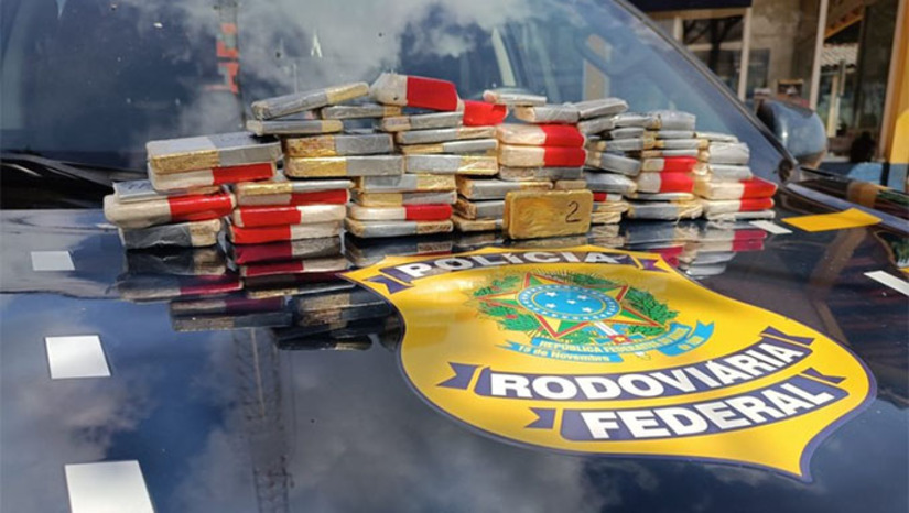Imagem 1 -  Com esta nova apreensão, a PRF soma mais de 140 kg de ouro retirados de circulação em apenas 48 horas, com um valor total estimado em mais de R$ 80 milhões. Na última segunda-feira (4), em Boa Vista (RR), a corporação já havia apreendido 103 kg de ouro em uma caminhonete.