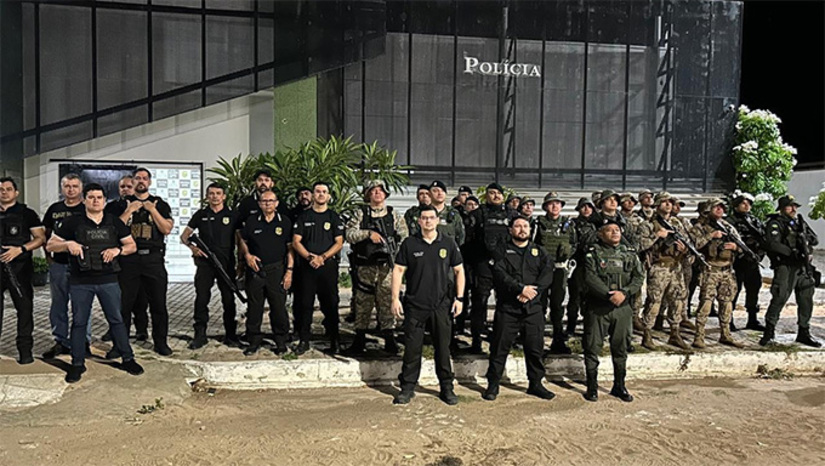 Imagem 1 -  Operação Nordeste Integrado foi deflagrada nesta quinta-feira (7) e os policiais esperam cumprir as 510 ordens judiciais nas próximas 48 horas. O foco dos agentes de segurança são as divisas dos Estado. Na região Oeste do RN, a divisa entre Tibau-RN e Icapuí-CE, Rodolfo Fernandes e Taboleiro do Norte-CE, vivencia quadro crítico, com o tráfico crescendo, várias assassinatos, entre outros crimes violentos praticado por facções lutando pelo comando destas regiões. 