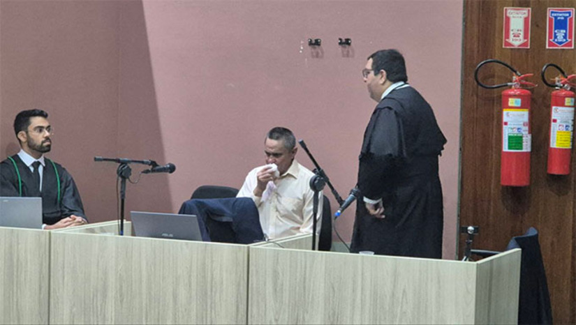 Imagem 1 -  O pensionista Ismael Alves Bezerra, de 65 anos, foi levado a Júri Popular nesta terça-feira, dia 12 de agosto de 2025, por um crime que não cometeu - tentativa de feminicídio - e, devido a este erro na denúncia do Ministério Público Estadual, ficou impune do crime que praticou – tentativa de homicídio. É o que afirma o promotor de Justiça Italo Moreira Martins.