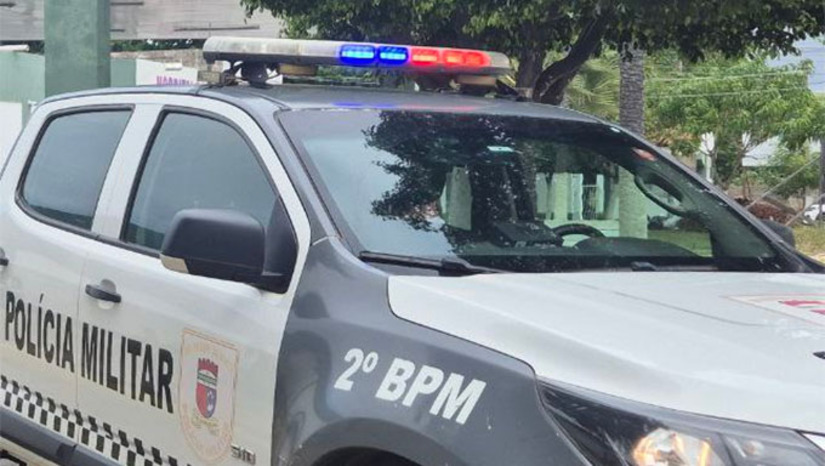 Imagem 1 -  Segundo relatos, Rodrigues da Silva Lima (27), estava na casa da avó quando foi surpreendido por criminosos por volta de 1h da madrugada desta sexta-feira. Ele tentou fugir correndo pela porta da cozinha e pulando o muro para uma casa vizinha, mas foi alcançado e morto a tiros.