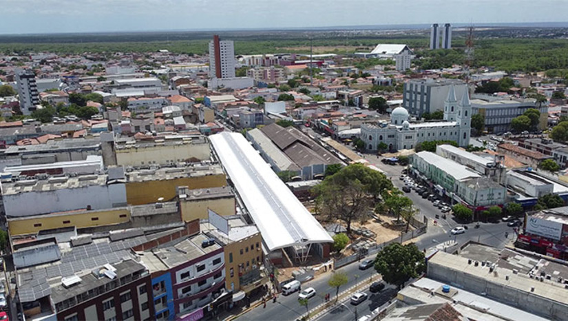 Imagem 1 -  A afirmação é do Secretário Pedro Fernandes, da Secretaria Municipal de Desenvolvimento Econômico, Inovação e Turismo da Prefeitura de Mossoró. Segundo ele, estão realizando atividades e de fiscalização para manter as ruas do Centro Livres, enquanto se conclui os projetos para adapta-las para o passeio livre para pessoas com deficiência física ou visual.