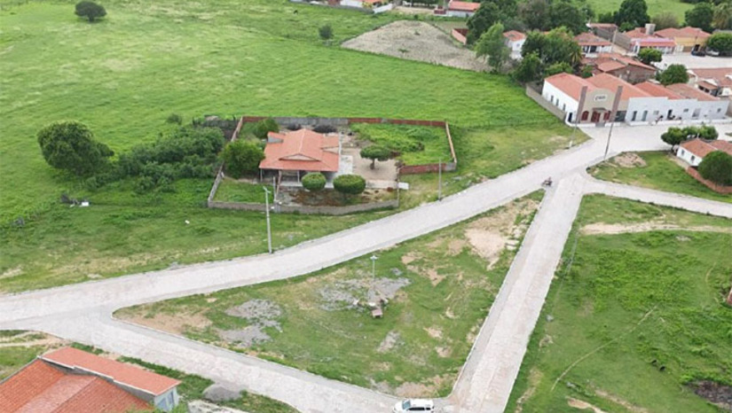 Imagem 1 -  No próximo sábado (23), a Prefeitura de Caraúbas em parceria com a Uern, promove o Mutirão Saúde Itinerante na comunidade de Apanha-Peixe. A ação acontece das 8h às 18h, na Escola Municipal Gregório Batista de Morais e vai oferecer serviços de saúde, assistência social e atividades recreativas, além de palestras com professores da universidade. O objetivo é aproximar os serviços públicos da população rural, garantindo cuidado e cidadania.