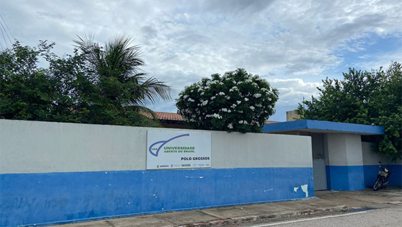 Imagem 1 -  O evento, de caráter acadêmico e cultural, reunirá no próximo dia 30 de agosto cerca de 300 estudantes de diversos polos de apoio presencial do sistema Universidade Aberta do Brasil (UAB) em um momento de integração, valorização da história e celebração da cultura local. A realização do Interpolos em Grossos representa mais um marco na consolidação do município como referência em educação a distância no estado, além de reforçar seu compromisso com a formação cidadã e o desenvolvimento regional.