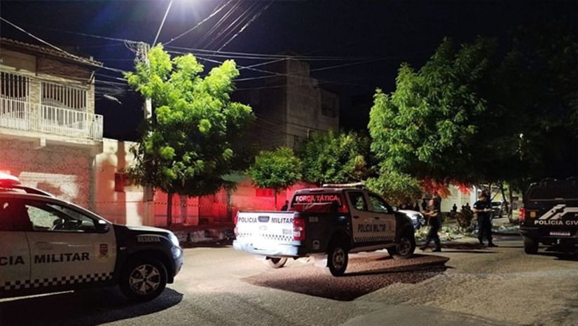 Imagem 1 -  A vítima foi identificada como Lucas Gabriel Varela da Silva, de 20 anos.  O crime ocorreu por volta das 21h20min, na Rua Afonso Pena, nas proximidades do mercado público do bairro Bom Jardim. Segundo relatos, Lucas Gabriel foi surpreendido na rua por atiradores e morto com vários disparos de pistola calibre .380 quando voltava para casa.