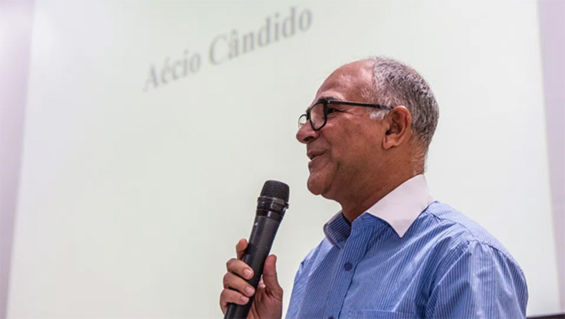 Imagem 1 -  No caso, a reivindicação de justiça tem duas faces: por um lado, questiona-se o valor do aluguel das terras; por outro, questiona-se a sustentabilidade ambiental do próprio empreendimento. Até bem pouco tempo, a energia eólica era vista como energia limpa, alternativa respeitável de diversificação da matriz energética, mas agora, para alguns grupos ligados aos movimentos sociais, não é mais. 