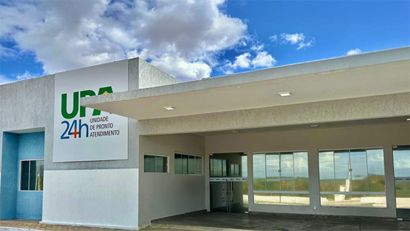 Imagem 1 -  A unidade de Pronto Atendimento Edivan Secundo Lopes (UPA) sai do papel e das promessas não cumpridas por antigos gestores para ser inaugurada nesta sexta (29) pelo prefeito Felipe Menezes (MDB). A nova unidade abre as portas oficialmente para o atendimento à população de lajense e região a partir do dia (01) de setembro. A UPA de Lajes também agrega em sua estrutura uma base fixa do Serviço de Atendimento Móvel de Urgência (SAMU), disponível ao atendimento da população.