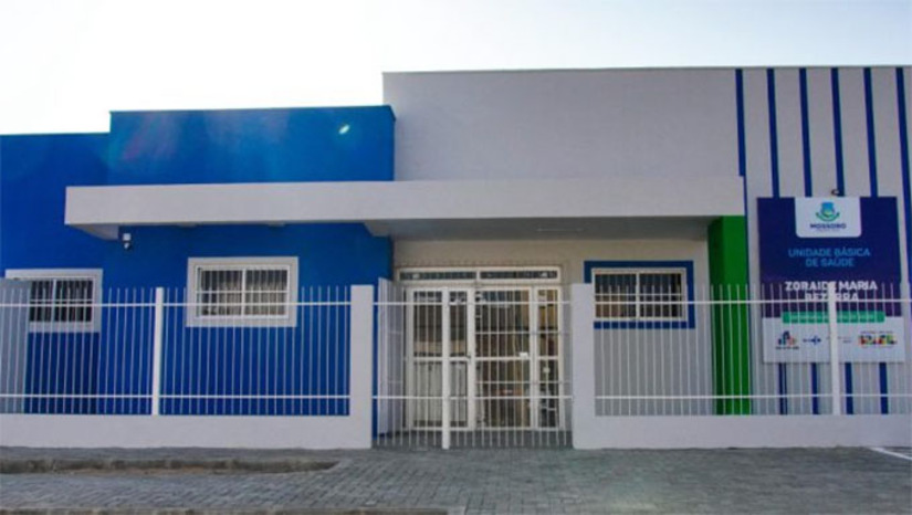 Imagem 1 -  A cerimônia de entrega acontece nesta quinta-feira (28) às 17h. Segundo a Secretaria Municipal de Saúde, a inauguração da UBS do Nova Mossoró faz parte de um plano de reestruturação da rede de atenção primária do município.  A obra faz parte do programa “Mossoró Realiza” que conta, ao todo, com a construção de 15 UBSs, sendo 12 na zona rural e 3 na zona urbana. O objetivo é fortalecer a base do sistema de saúde, promovendo a prevenção e o diagnóstico precoce de doenças, além de aproximar os serviços de saúde da população.