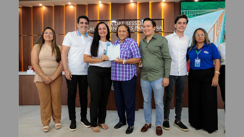 Imagem 1 -  “Hoje não celebramos apenas a conclusão de um curso, mas histórias de superação e oportunidades que se abrem para cada um de vocês. Quero parabenizar os 38 concluintes pela dedicação e desejar muito sucesso nessa nova etapa. Saibam que podem contar com o apoio da nossa gestão para seguir avançando”, destacou o prefeito Givago Barreto, ao lado da governadora Fátima Bezerra