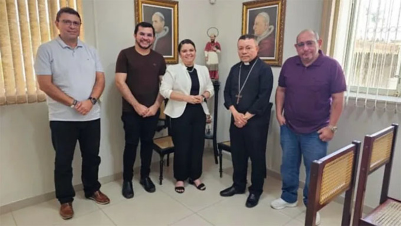 Imagem 1 -  O estudo tem como objetivo mensurar o impacto social e econômico da Festa de Santa Luzia, considerada a maior festa religioso do interior do Rio Grande do Norte. A pesquisa terá início nos próximos meses e contará com a participação de professores, estudantes e pesquisadores da Uern, em um trabalho de campo que abrangerá participantes, comerciantes e a comunidade em geral. O resultado deverá ser apresentado à sociedade após a realização da festa, em dezembro de 2025.