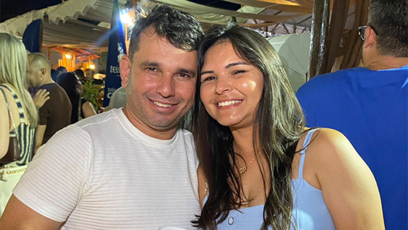 Imagem 1 - A colisão frontal envolveu um carro de passeio e um caminhão, tirando a vida do sargento da Polícia Militar Eudes de Lima Moura, trabalhava em Timbaúba dos Batistas, e de sua namorada, Luciana Medeiros Dantas, de Caicó-RN. O acidente aconteceu na RN 233, perto da cidade de Paraú. Imagem 1 - A colisão frontal envolveu um carro de passeio e um caminhão, tirando a vida do sargento da Polícia Militar Eudes de Lima Moura, trabalhava em Timbaúba dos Batistas, e de sua namorada, Luciana Medeiros Dantas, de Caicó-RN. O acidente aconteceu na RN 233, perto da cidade de Paraú.