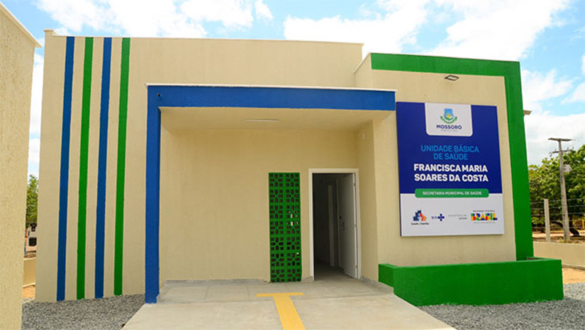 Imagem 1 - A obra faz parte do programa “Mossoró Realiza” que conta, ao todo, com a construção de 15 UBSs, sendo 12 na zona rural e 3 na zona urbana. Esta será a 4ª unidade, das 12 previstas para zona rural. Já foram entregues as unidades das comunidades de Hipólito, Cordão de Sombra e Mulunguzinho. A iniciativa reforça o compromisso da gestão no fortalecimento da rede de saúde com mais um equipamento, ampliando o acesso da população aos serviços públicos. A inauguração acontece nesta quinta-feira (04), às 17h. Imagem 1 - A obra faz parte do programa “Mossoró Realiza” que conta, ao todo, com a construção de 15 UBSs, sendo 12 na zona rural e 3 na zona urbana. Esta será a 4ª unidade, das 12 previstas para zona rural. Já foram entregues as unidades das comunidades de Hipólito, Cordão de Sombra e Mulunguzinho. A iniciativa reforça o compromisso da gestão no fortalecimento da rede de saúde com mais um equipamento, ampliando o acesso da população aos serviços públicos. A inauguração acontece nesta quinta-feira (04), às 17h.