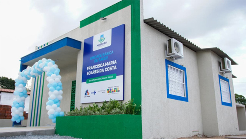 Imagem 1 - A moradora Josina Procópio da Silva considerou a entrega da UBS Rural como o melhor presente que a população da comunidade de Boa Fé está recebendo. Alegria pela entrega do equipamento de saúde foi bastante comemorada pela localidade. "Está sendo o melhor presente que estamos recebendo. Desde 2001 que moramos aqui e que éramos atendidos numa residência aqui próximo de onde foi construída a UBS. Mas agora, com essa entrega, é um sonho de todos nós que está sendo realizado", contou Josina que mora desde a fundação do assentamento. Imagem 1 - A moradora Josina Procópio da Silva considerou a entrega da UBS Rural como o melhor presente que a população da comunidade de Boa Fé está recebendo. Alegria pela entrega do equipamento de saúde foi bastante comemorada pela localidade. "Está sendo o melhor presente que estamos recebendo. Desde 2001 que moramos aqui e que éramos atendidos numa residência aqui próximo de onde foi construída a UBS. Mas agora, com essa entrega, é um sonho de todos nós que está sendo realizado", contou Josina que mora desde a fundação do assentamento.