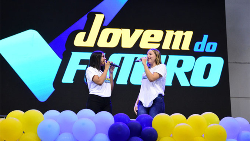 Imagem 1 -  A solenidade acontecerá na próxima segunda-feira (22), no Thermas Hall, às 18h. O evento reunirá jovens formandos, seus familiares, monitores, professores e toda equipe da Semasc que coordena o programa. Também se farão presentes diversas autoridades que contribuíram de forma direta e indireta para a realização dessa formação. A Prefeitura estará montando uma logística de transporte em pontos específicos para facilitar a condução dos formandos.
