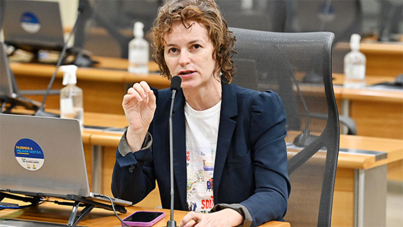 Imagem 1 - Isolda reforçou que a duplicação contemplará cerca de 100 quilômetros na primeira fase, divididos em quatro trechos. O primeiro lote ligará os municípios de Mossoró e Assú, enquanto o segundo lote vai abranger o trecho entre a Reta Tabajara, em Macaíba, até o município de Riachuelo. As obras devem ser iniciadas ainda este ano. Imagem 1 - Isolda reforçou que a duplicação contemplará cerca de 100 quilômetros na primeira fase, divididos em quatro trechos. O primeiro lote ligará os municípios de Mossoró e Assú, enquanto o segundo lote vai abranger o trecho entre a Reta Tabajara, em Macaíba, até o município de Riachuelo. As obras devem ser iniciadas ainda este ano.