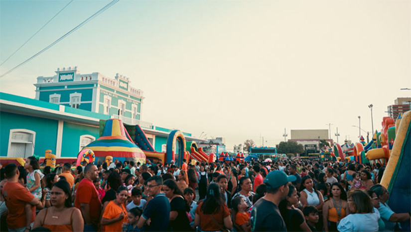 Imagem 1 - A festa está marcada para domingo (12), quando é celebrado nacionalmente o "Dia da Criança", na Estação das Artes, a partir das 16h. Secretários e servidores municipais de Mossoró se reuniram para alinhamento da programação. Todo o evento contará com segurança reforçada, ponto da inclusão e ponto de saúde para atendimentos, se necessário. A Prefeitura de Mossoró convida as famílias mossoroenses a desfrutar de mais um grande evento voltado à promoção de lazer na infância. Imagem 1 - A festa está marcada para domingo (12), quando é celebrado nacionalmente o "Dia da Criança", na Estação das Artes, a partir das 16h. Secretários e servidores municipais de Mossoró se reuniram para alinhamento da programação. Todo o evento contará com segurança reforçada, ponto da inclusão e ponto de saúde para atendimentos, se necessário. A Prefeitura de Mossoró convida as famílias mossoroenses a desfrutar de mais um grande evento voltado à promoção de lazer na infância.