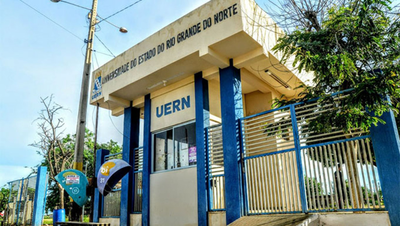 Imagem 1 - A II Sejor traz a proposta de promover discussões sobre o jornalismo no Nordeste, explorando as múltiplas formas de atuação e produção jornalística na contemporaneidade. A programação contará com mesas-redondas, palestras, oficinas, momentos culturais e mostra audiovisual, sendo aberta tanto para alunos da Uern quanto para o público externo interessado. Para realizar a inscrição, é necessário acessar o Instagram oficial da Semana (@sejor.uern) e clicar no link disponível na bio. Imagem 1 - A II Sejor traz a proposta de promover discussões sobre o jornalismo no Nordeste, explorando as múltiplas formas de atuação e produção jornalística na contemporaneidade. A programação contará com mesas-redondas, palestras, oficinas, momentos culturais e mostra audiovisual, sendo aberta tanto para alunos da Uern quanto para o público externo interessado. Para realizar a inscrição, é necessário acessar o Instagram oficial da Semana (@sejor.uern) e clicar no link disponível na bio.