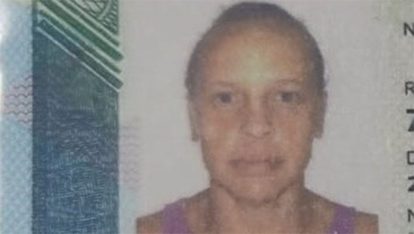 Imagem 1 - De acordo com o delegado Cristiano Otton, a vítima estava em via pública quando foi surpreendida por criminosos que efetuaram diversos disparos de arma de fogo. Galega morreu ainda no local. Este é o segundo homicídio registrado em um intervalo de apenas quatro dias no município. A motivação e a autoria do crime ainda são desconhecidas. A investigação do caso ficará por conta da Polícia Civil de Areia Branca. Imagem 1 - De acordo com o delegado Cristiano Otton, a vítima estava em via pública quando foi surpreendida por criminosos que efetuaram diversos disparos de arma de fogo. Galega morreu ainda no local. Este é o segundo homicídio registrado em um intervalo de apenas quatro dias no município. A motivação e a autoria do crime ainda são desconhecidas. A investigação do caso ficará por conta da Polícia Civil de Areia Branca.