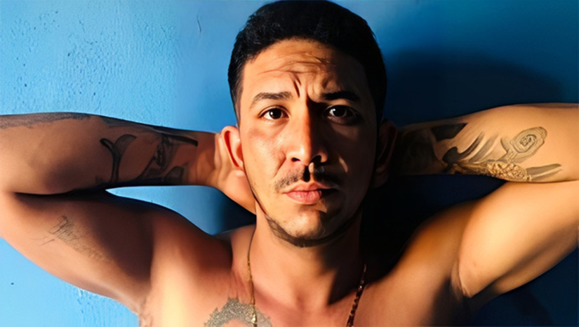 Imagem 1 - A Polícia Militar foi informada que a vítima Jackson André Xavier da Silva, de 28 anos, foi baleada por dois homens na calçada de casa, no início da noite desta sexta-feira, 14, no bairro Dom Jaime Câmara. Foi socorrido pelo SAMU. O caso será investigado pela Divisão de Homicídios de Mossoró-RN. Imagem 1 - A Polícia Militar foi informada que a vítima Jackson André Xavier da Silva, de 28 anos, foi baleada por dois homens na calçada de casa, no início da noite desta sexta-feira, 14, no bairro Dom Jaime Câmara. Foi socorrido pelo SAMU. O caso será investigado pela Divisão de Homicídios de Mossoró-RN.