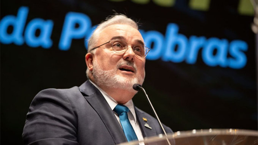 Imagem 1 -  Em carta ao presidente nacional do Partido dos Trabalhadores, ex-senador reforça os 12 anos em que esteve no partido e todo o trabalho empenhado. No documento, Jean Paul reconhece que sua saída é motivada por uma redução progressiva de espaço político. Ainda assim, reafirma não carregar ressentimentos. “Não levo mágoas, levo gratidão e consciência tranquila”, registra. Ele dedica agradecimentos pessoais a lideranças e amigos pessoais que marcaram sua passagem pelo partido, como Fernando Haddad, Aloizio Mercadante, Henrique Fontana, José Dirceu e o próprio presidente Edinho Silva.