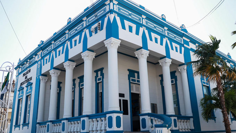 Imagem 1 - A administração efetuou o pagamento de mais de R$ 25 milhões para o funcionalismo público. Foram pagos todos os servidores efetivos, comissionados, pensionistas e estagiários municipais. Além do salário-base e adicionais, a Prefeitura também efetuou o repasse do 13º dos servidores efetivos que fazem aniversário em novembro. Também estão em dia rigorosamente a Previdência e os consignados. Imagem 1 - A administração efetuou o pagamento de mais de R$ 25 milhões para o funcionalismo público. Foram pagos todos os servidores efetivos, comissionados, pensionistas e estagiários municipais. Além do salário-base e adicionais, a Prefeitura também efetuou o repasse do 13º dos servidores efetivos que fazem aniversário em novembro. Também estão em dia rigorosamente a Previdência e os consignados.