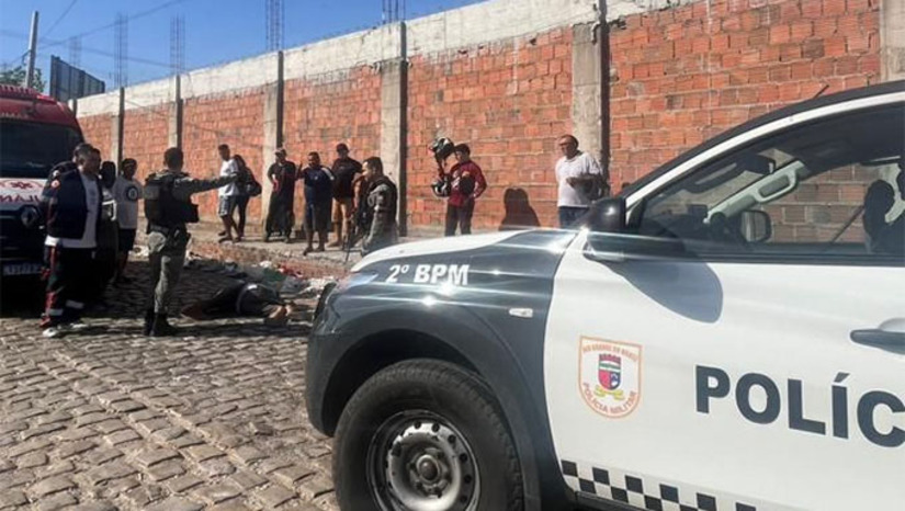 Imagem 1 - A ocorrência foi na Rua Orlando Dantas, no bairro Santo Antônio. O preso de justiça Francisco de Assis de Castro, de 73 anos, foi morto a tiros em via pública. MOSSORO HOJE apura os fatos. Imagem 1 - A ocorrência foi na Rua Orlando Dantas, no bairro Santo Antônio. O preso de justiça Francisco de Assis de Castro, de 73 anos, foi morto a tiros em via pública. MOSSORO HOJE apura os fatos.
