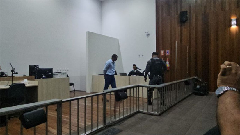 Imagem 1 - O pedreiro Francisco José da Silva Castro, conhecido por “Zé Jogador”, de 43 anos, residente no bairro Rincão, foi condenado pela sociedade mossoroense a 18 anos, 6 meses e 15 dias de prisão, em julgamento realizado nesta nesta quinta-feira, 27 de novembro de 2025, no Fórum Municipal Desembargador Silveira Martins. Imagem 1 - O pedreiro Francisco José da Silva Castro, conhecido por “Zé Jogador”, de 43 anos, residente no bairro Rincão, foi condenado pela sociedade mossoroense a 18 anos, 6 meses e 15 dias de prisão, em julgamento realizado nesta nesta quinta-feira, 27 de novembro de 2025, no Fórum Municipal Desembargador Silveira Martins.