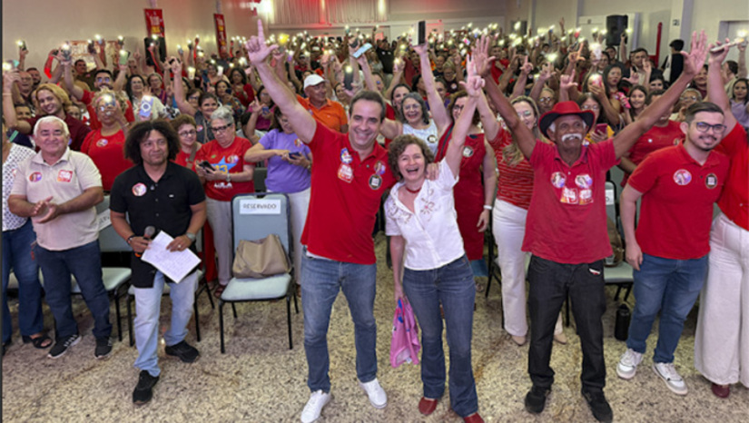 Imagem 1 -  Anúncio foi feito durante plenária do Partido dos Trabalhadores (PT) com mais de 700 pessoas realizada em Mossoró, na manhã deste sábado, 29 de novembro de 2025, com a presença da governadora Fátima Bezerra, do prefeito Renan Fernandes, de Upanema, vereadores e várias outras lideranças com forte atuação em vários municípios do Rio Grande do Norte.